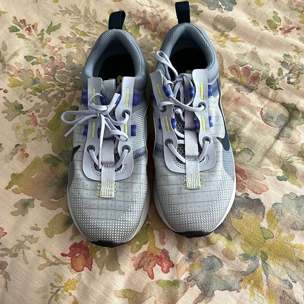 Dusty blue Nike air